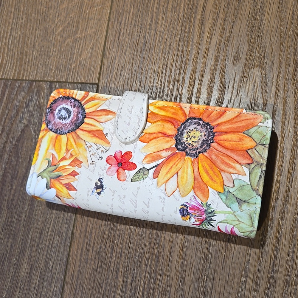 NWOT SHAG WEAR CANADA WALLET.  #6537